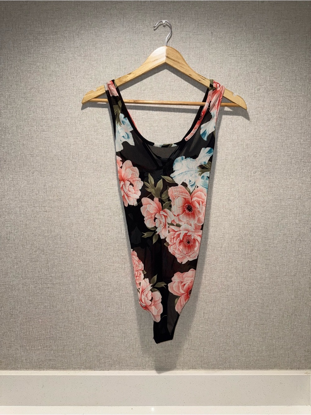 {Fashion Nova} Floral Scoop Neck Bodysuit